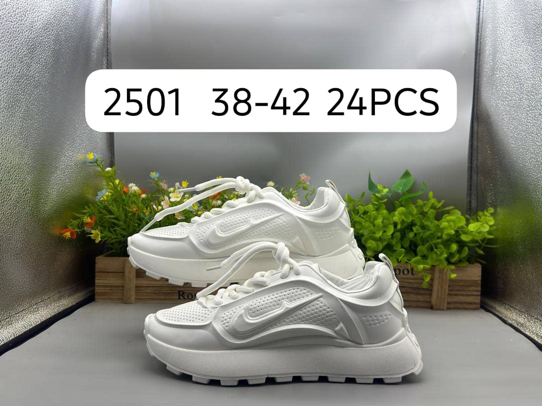 36cbcee4-5b93-4b11-9c19-4564b53595d8 WHITE GTS SNEAKERS - Image 1