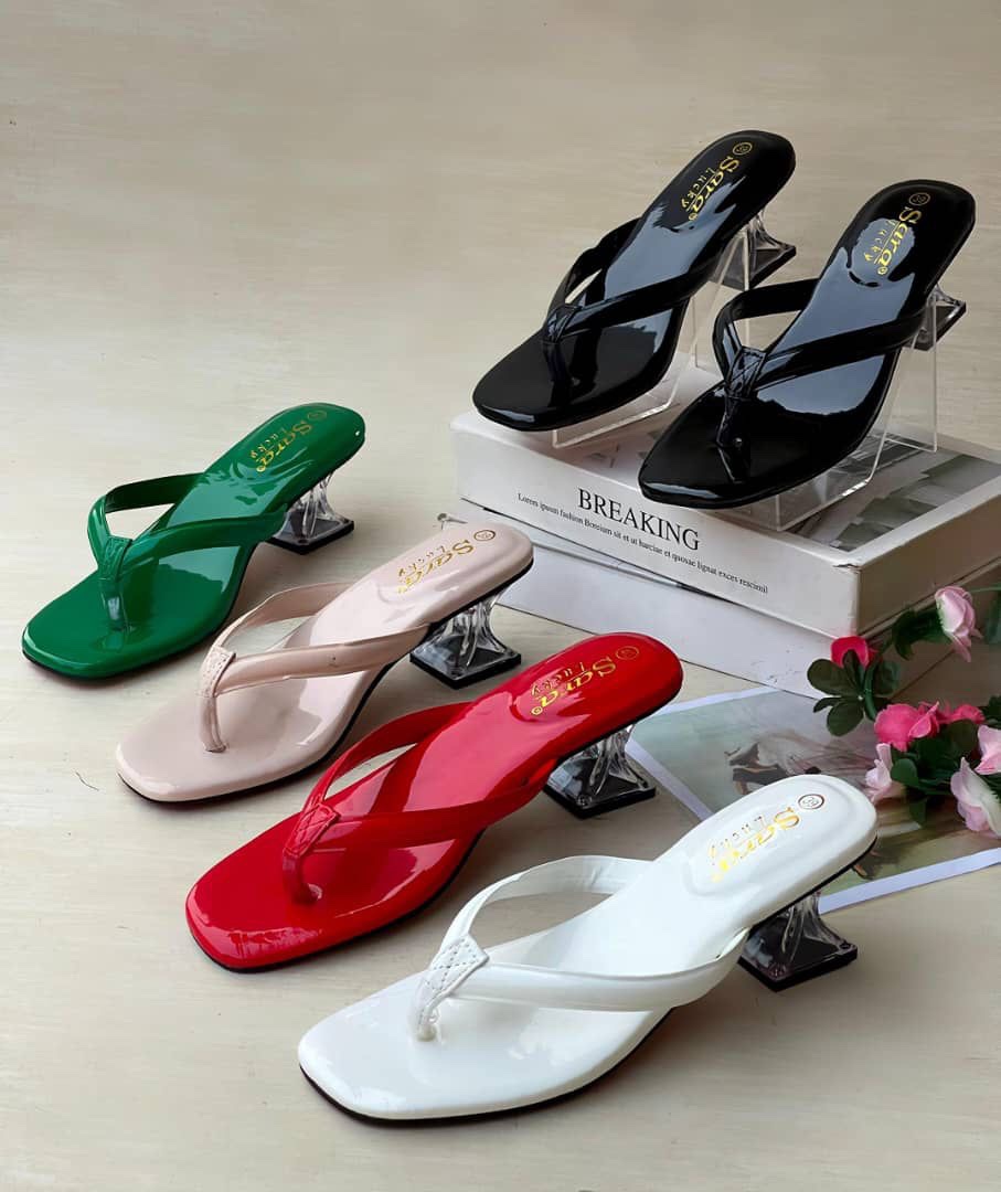 7b223b5f-9f94-4166-8601-79bddb0ada5e SARA LUCKY LOW HEELS - Image 1