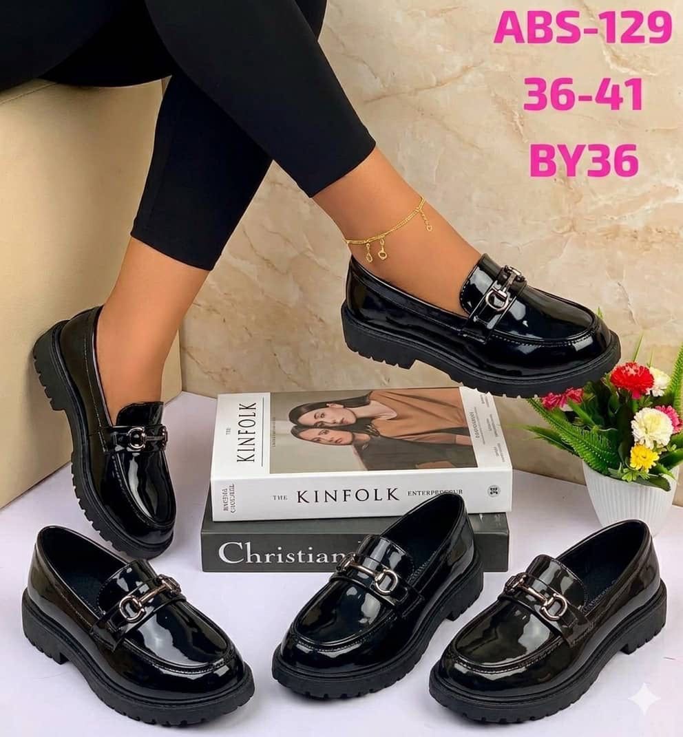 12a4f629-d419-42ea-a059-54c8095a0c17 Kiddies Glossy with chain - Image 1