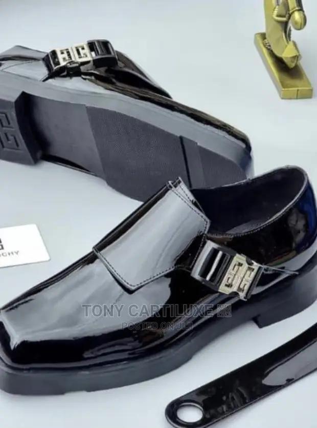 415ed3c0-04a3-4d3a-9e81-1a91c1549582 Givenchy Men’s High Sole - Image 1