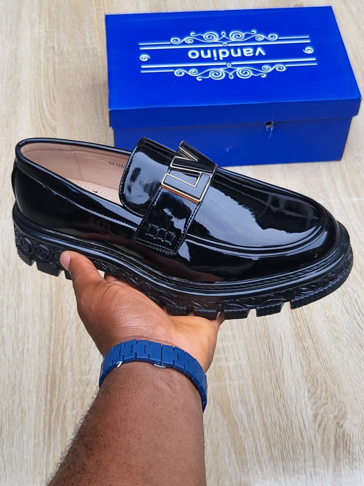 401901ea-c044-4ac2-9512-d27b3a2269a2-2 LV DAVINO LOAFERS - Image 1