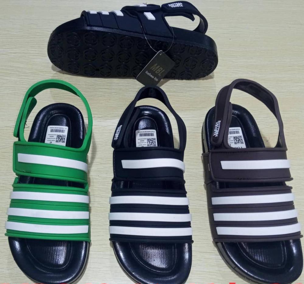 479d8c15-8f6f-43ce-95bd-1b8f8956c2f7 GUCCI JELLY SANDALS - Image 1
