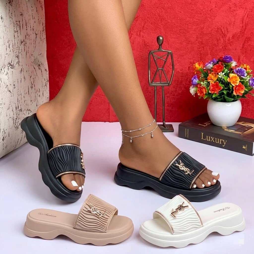 70146d2b-3cbd-4967-8b4e-732f86262f0e FASHION LV SLIPPERS(JELLY) - Image 1