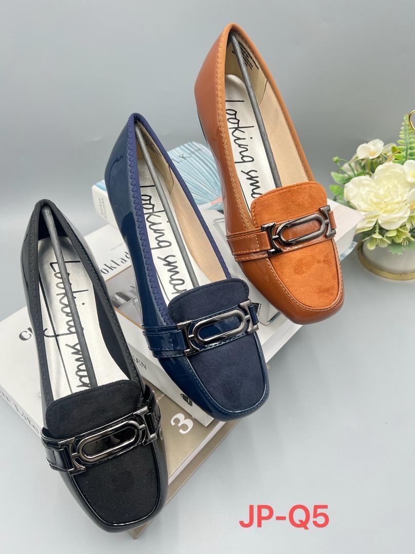 823925e6-fbe8-4594-8a3e-4fc90f0eff44-4 LOOKING SMART FLAT SHOE - Image 1