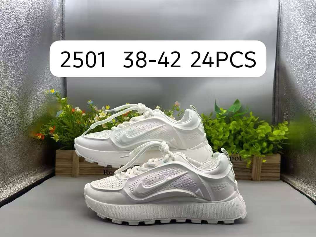 dbdceff7-a98c-4b1d-b506-a3bd8762120e RGTS WHITE NIKE - Image 1